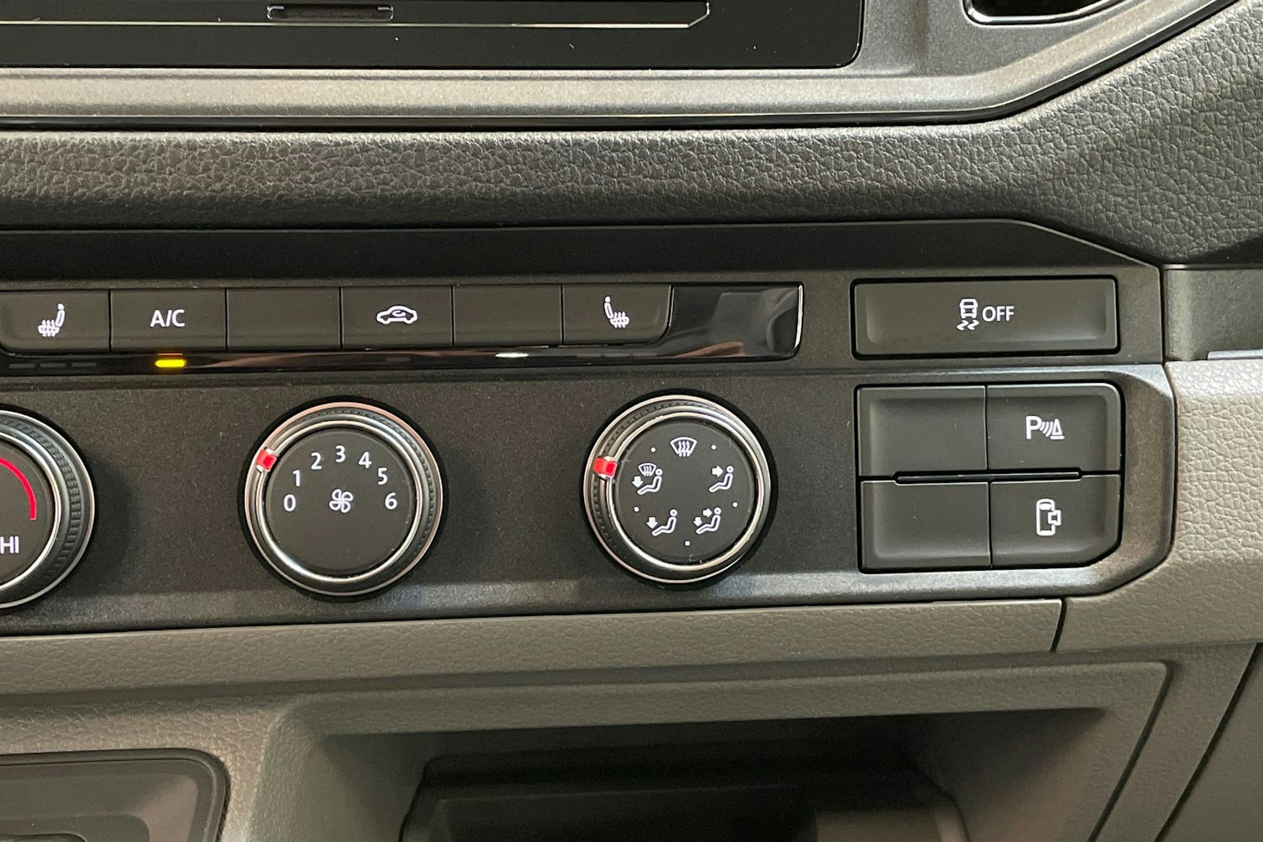 harmaa Volkswagen Grand California 2023 kuva 27.