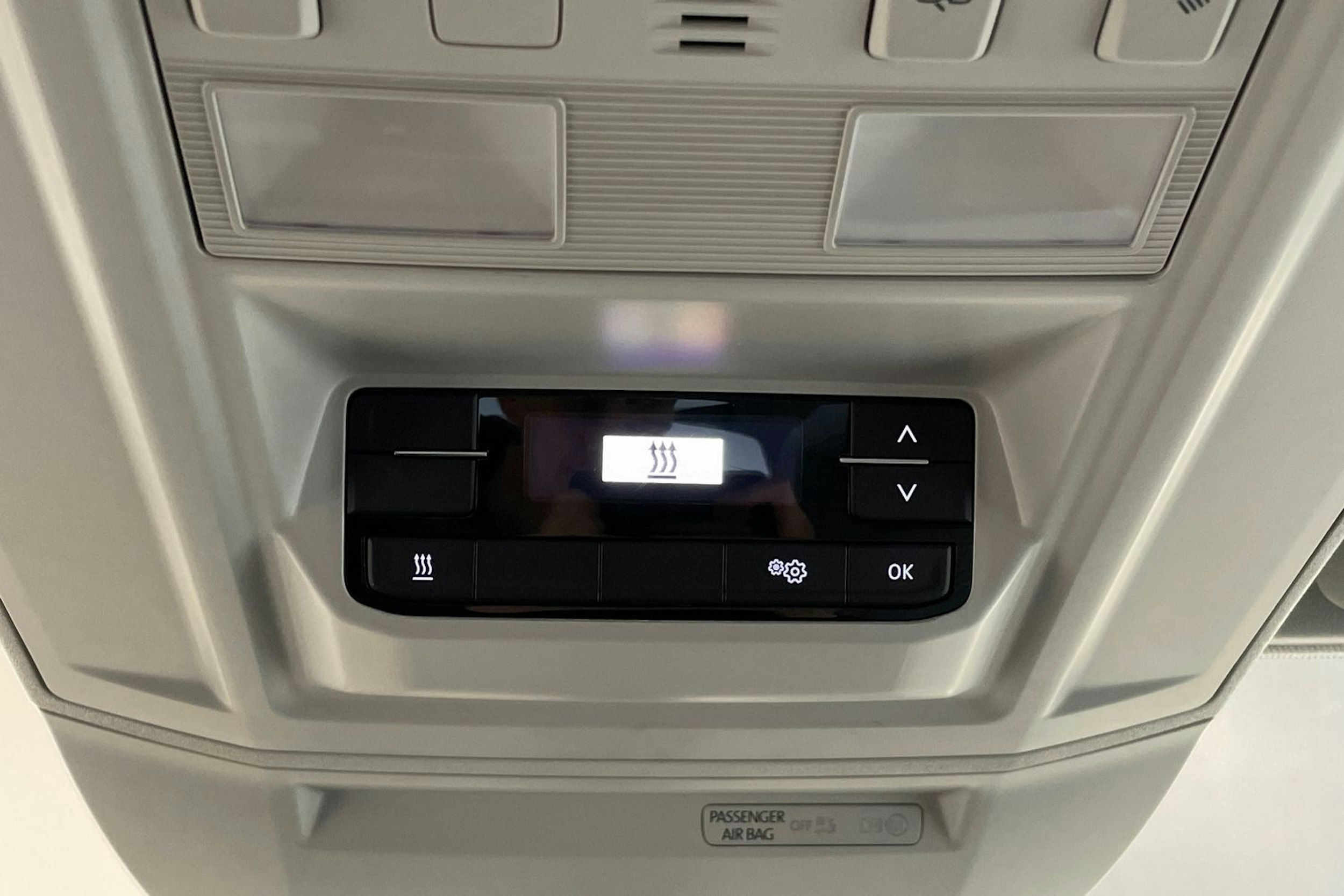 harmaa Volkswagen Grand California 2023 kuva 28.