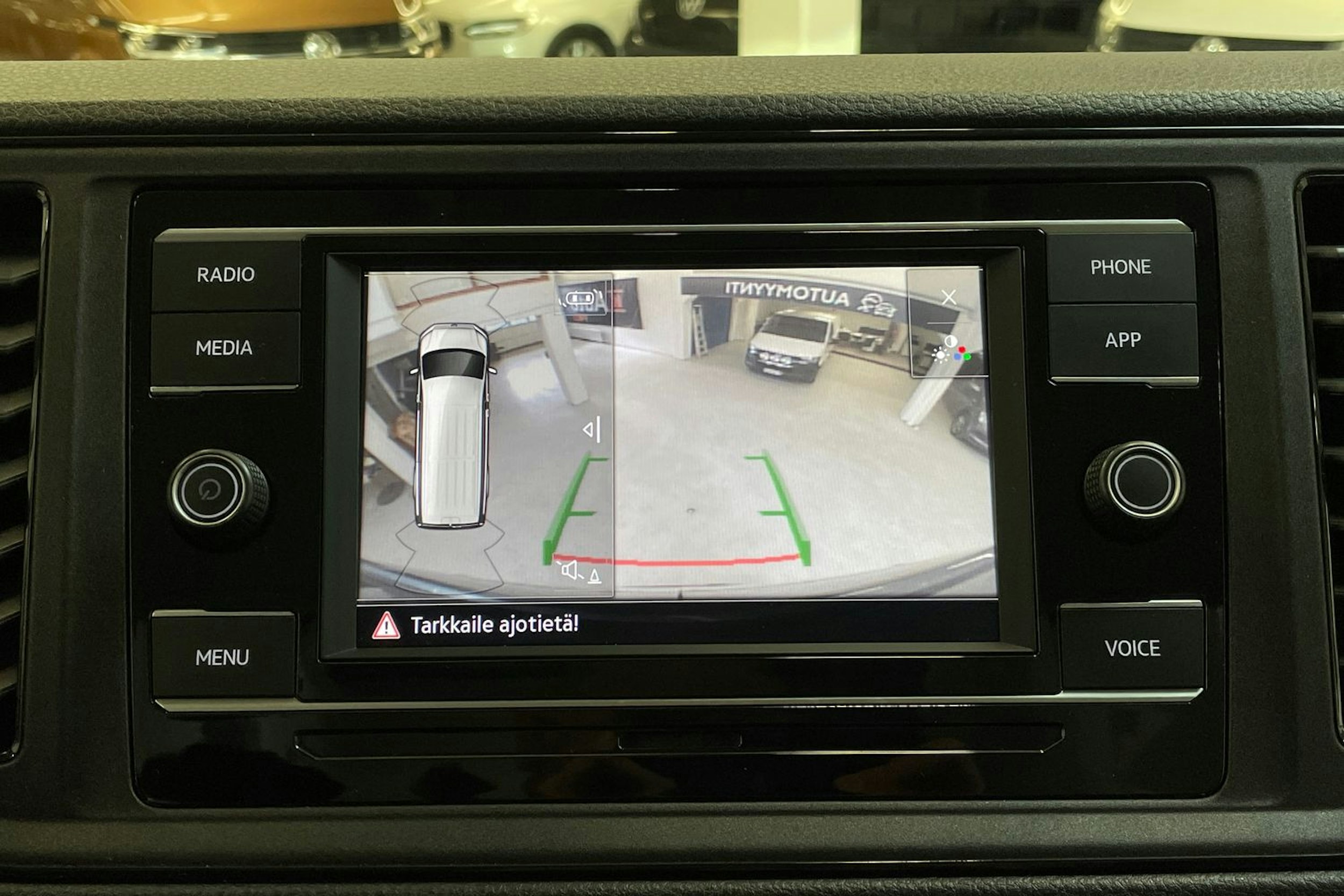 harmaa Volkswagen Grand California 2023 kuva 29.