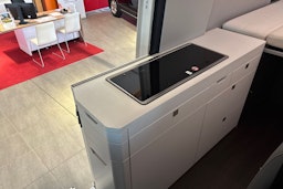 Harmaa Volkswagen Grand California 2023 kuva 15.