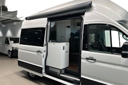 Valkoinen Volkswagen Grand California 2024 kuva 8.
