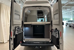 Valkoinen Volkswagen Grand California 2024 kuva 16.