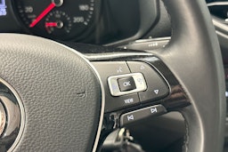 Valkoinen Volkswagen Grand California 2024 kuva 22.