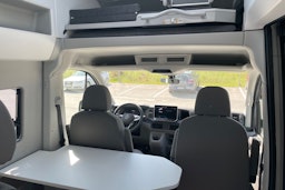hopea metalliväri Volkswagen Grand California 2025 kuva 14.