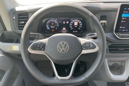 hopea metalliväri Volkswagen Grand California 2025 kuva 21.