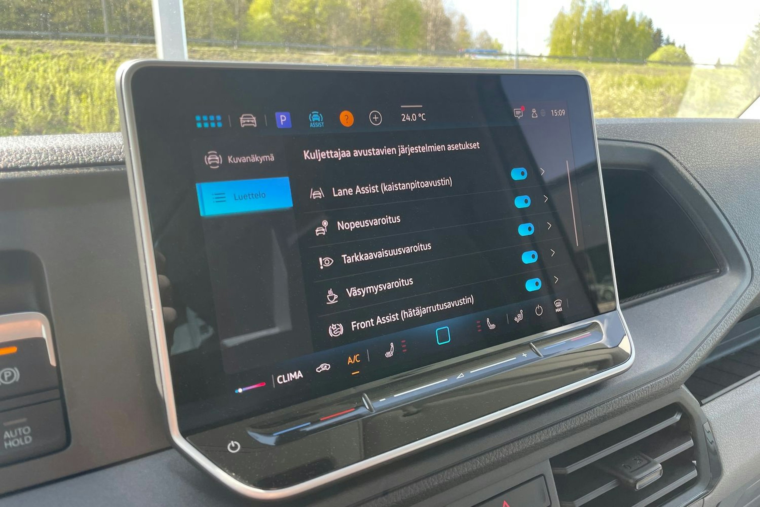 hopea metalliväri Volkswagen Grand California 2025 kuva 22.
