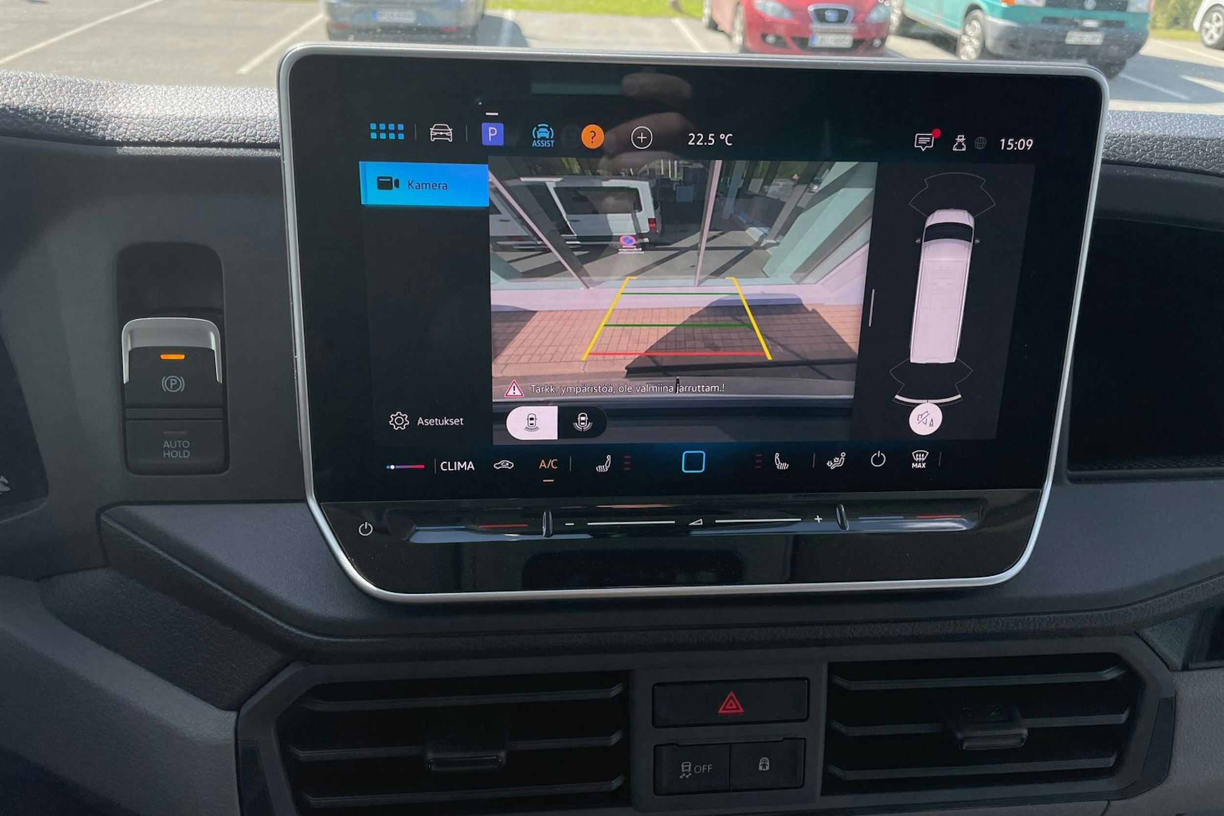 hopea metalliväri Volkswagen Grand California 2025 kuva 24.