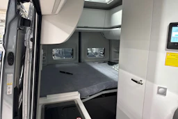 harmaa Volkswagen Grand California 2025 kuva 6.