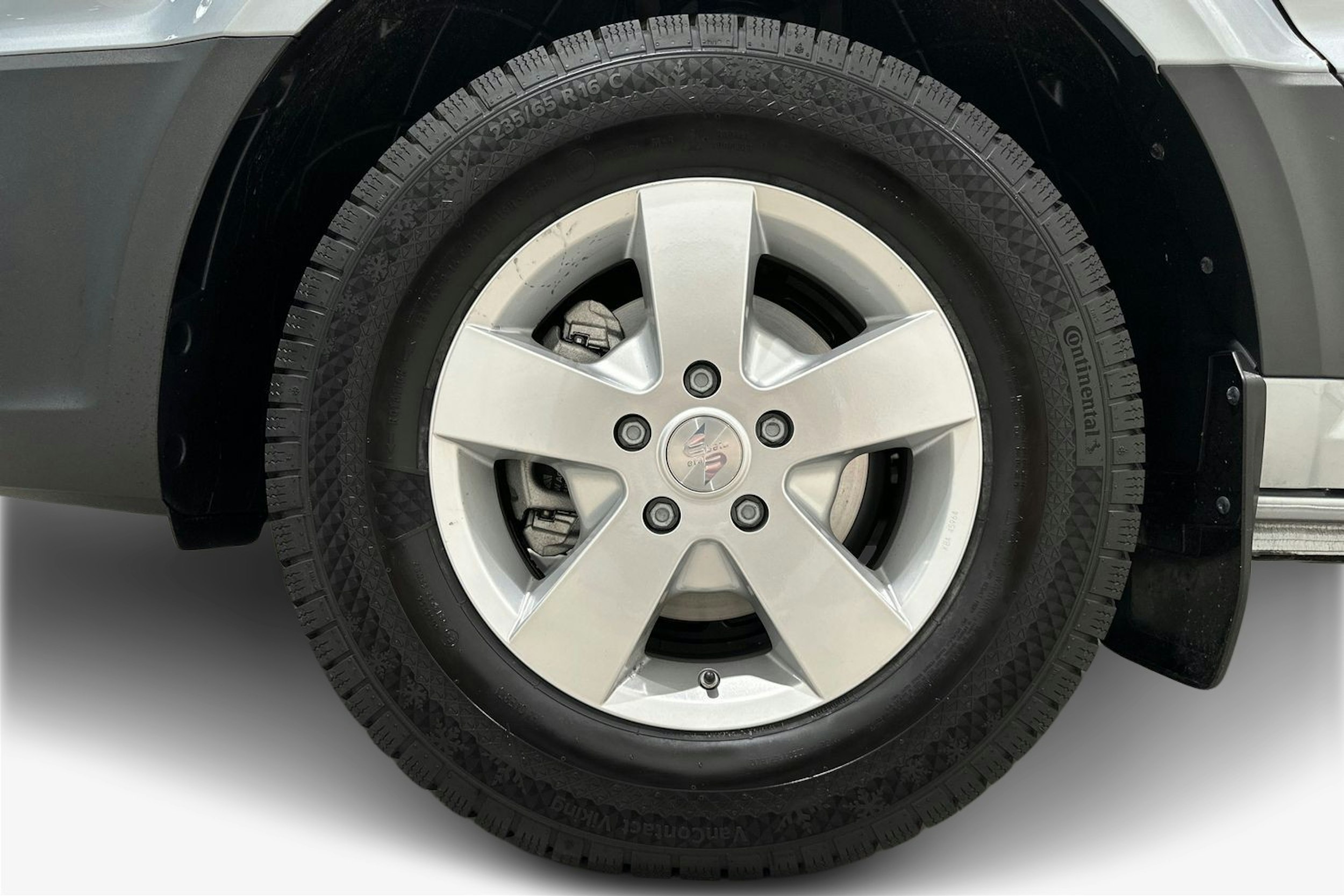 harmaa Volkswagen Grand California 2025 kuva 9.