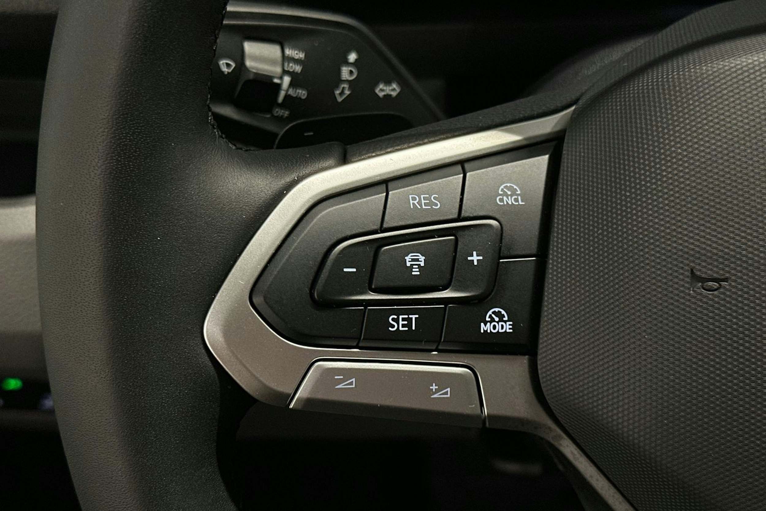 harmaa Volkswagen Grand California 2025 kuva 10.