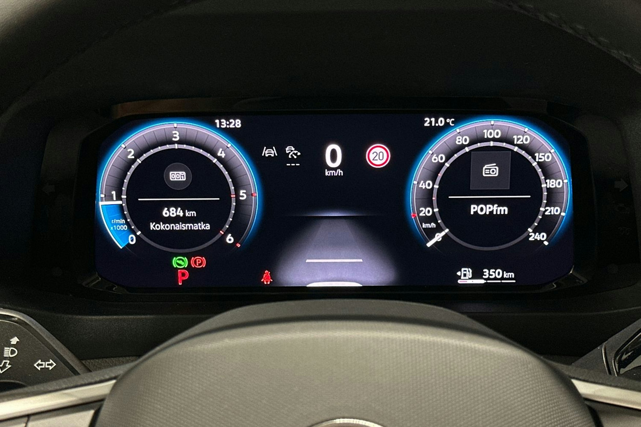harmaa Volkswagen Grand California 2025 kuva 12.