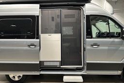 harmaa Volkswagen Grand California 2025 kuva 17.
