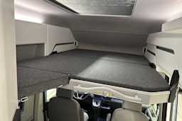 harmaa Volkswagen Grand California 2025 kuva 20.