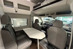 harmaa Volkswagen Grand California 2025 kuva 21.