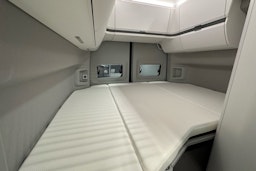 harmaa Volkswagen Grand California 2025 kuva 23.