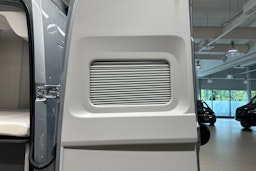 harmaa Volkswagen Grand California 2025 kuva 32.
