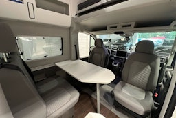 harmaa Volkswagen Grand California 2025 kuva 34.