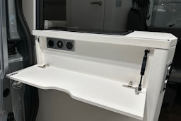 harmaa Volkswagen Grand California 2025 kuva 35.