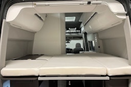 met. harmaa Volkswagen Grand California 2025 kuva 13.