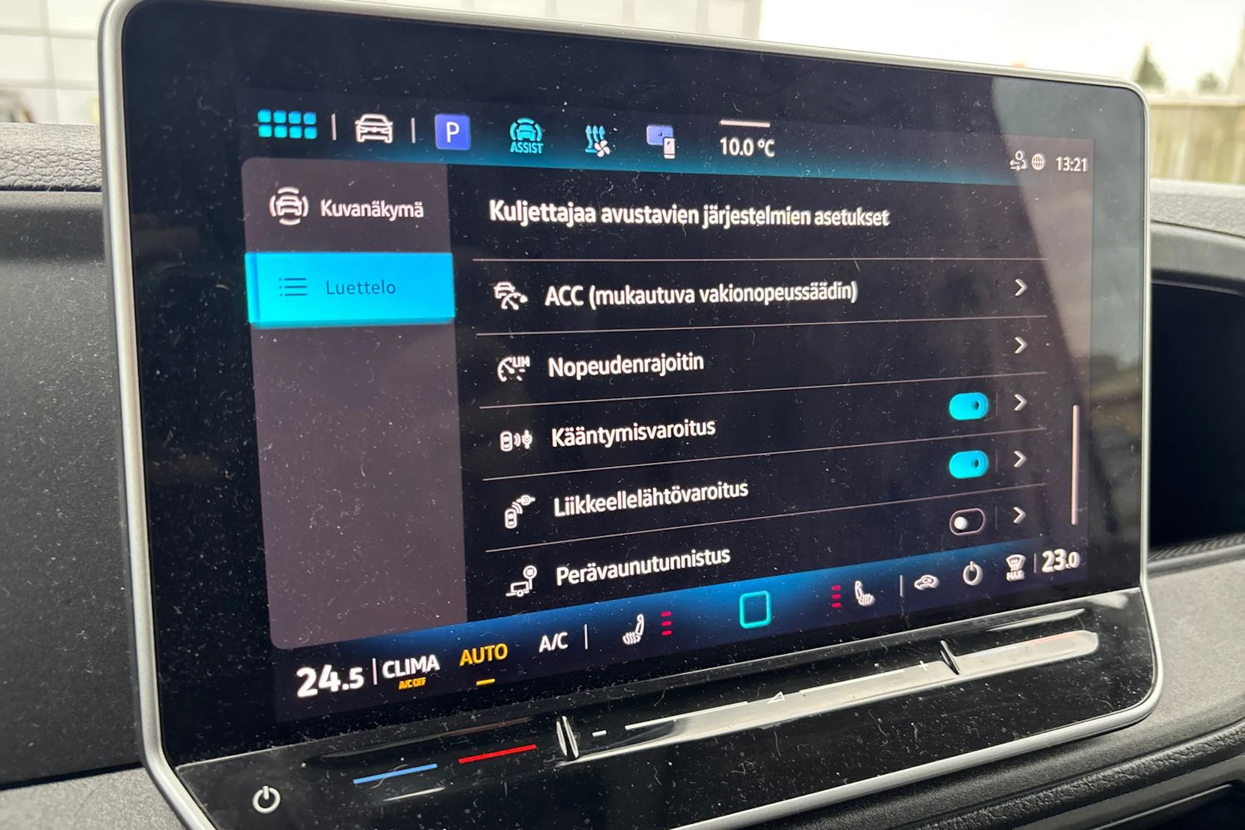 valkoinen Volkswagen Grand California 2026 kuva 10.