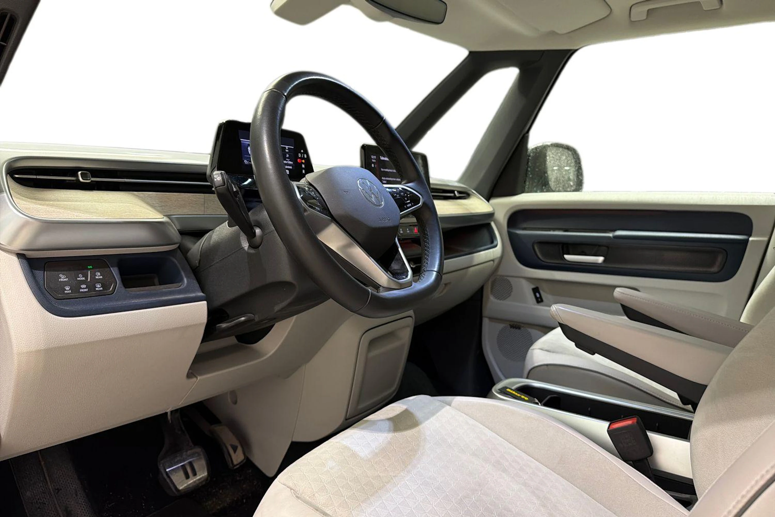 Valkoinen Volkswagen ID. Buzz 2022 kuva 3.