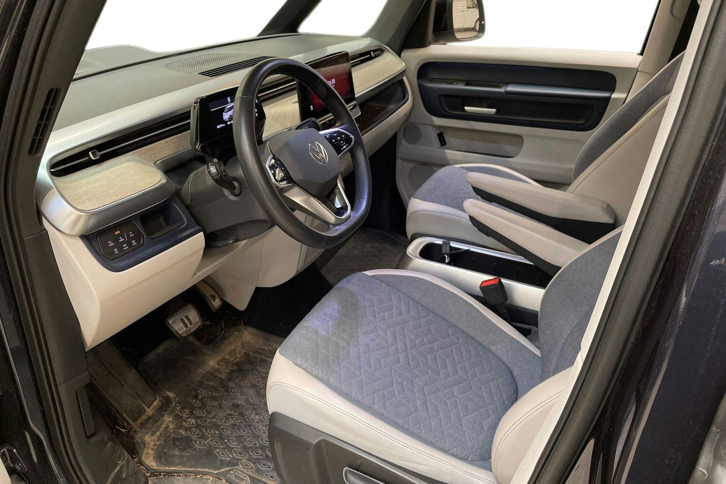 valkoinen Volkswagen ID. Buzz 2022 kuva 3.