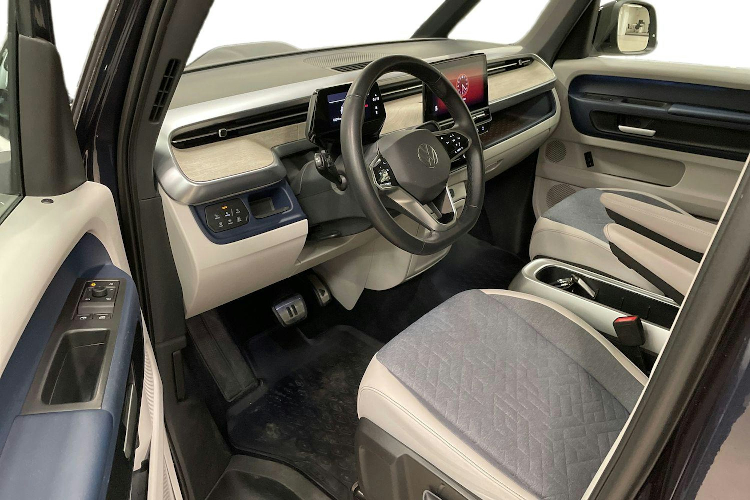 valkoinen Volkswagen ID. Buzz 2022 kuva 7.