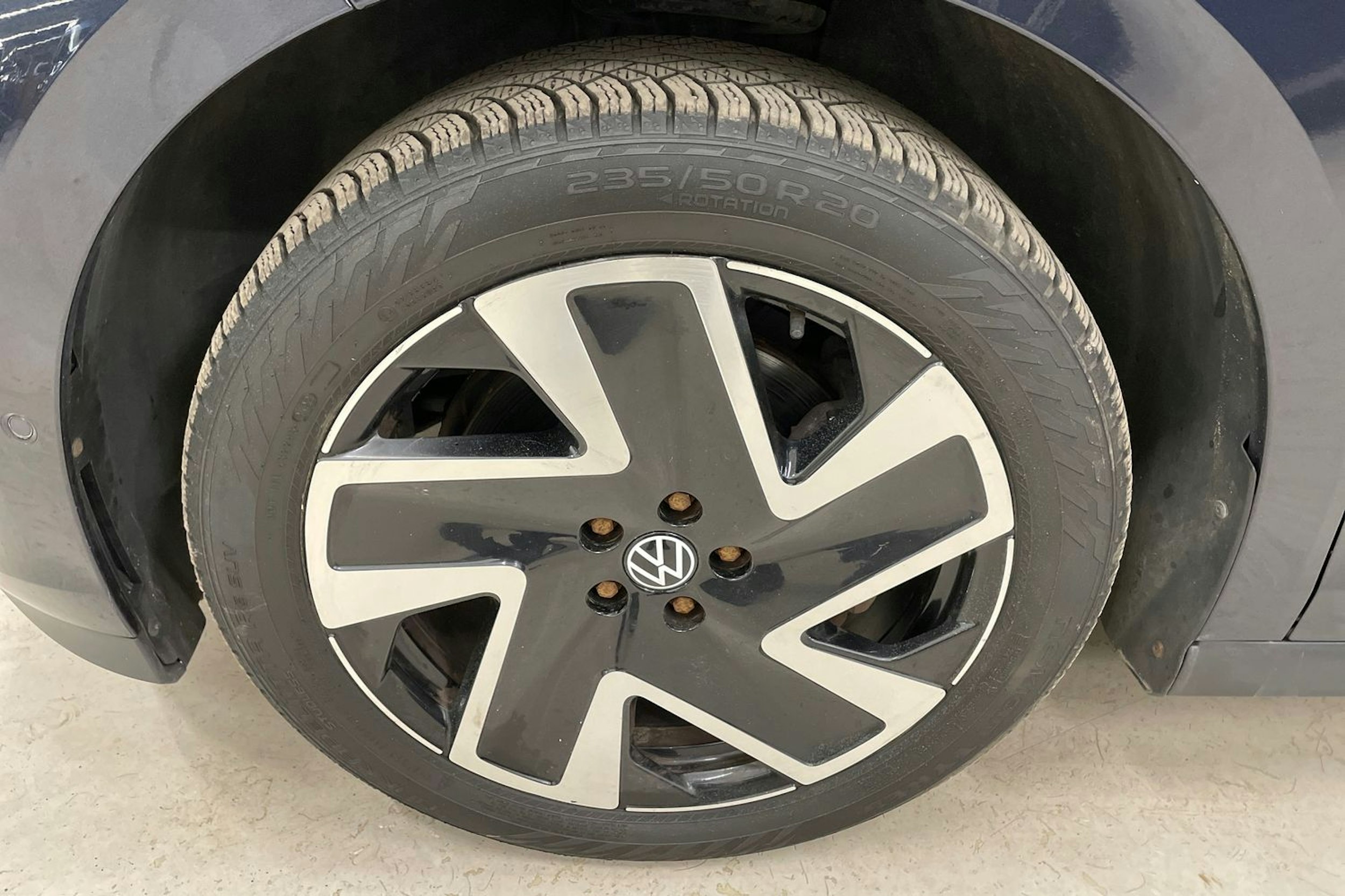 valkoinen Volkswagen ID. Buzz 2022 kuva 11.
