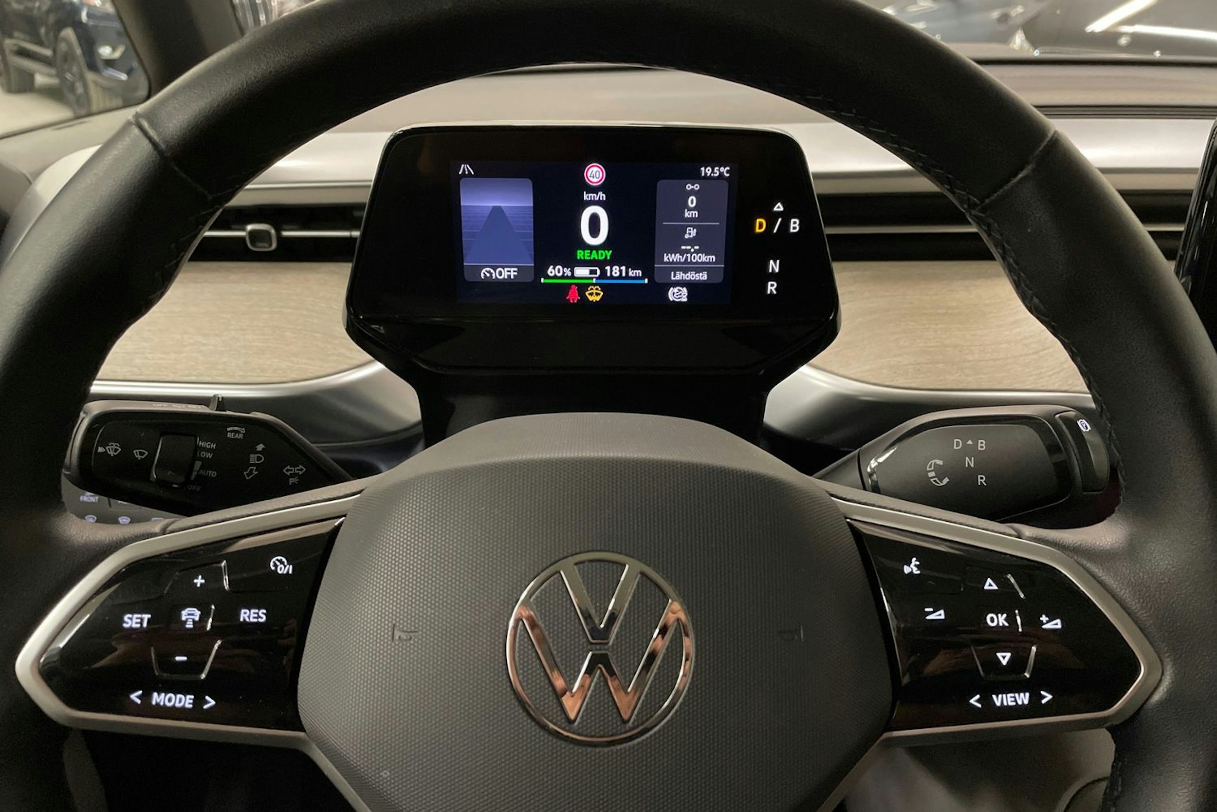 valkoinen Volkswagen ID. Buzz 2022 kuva 24.