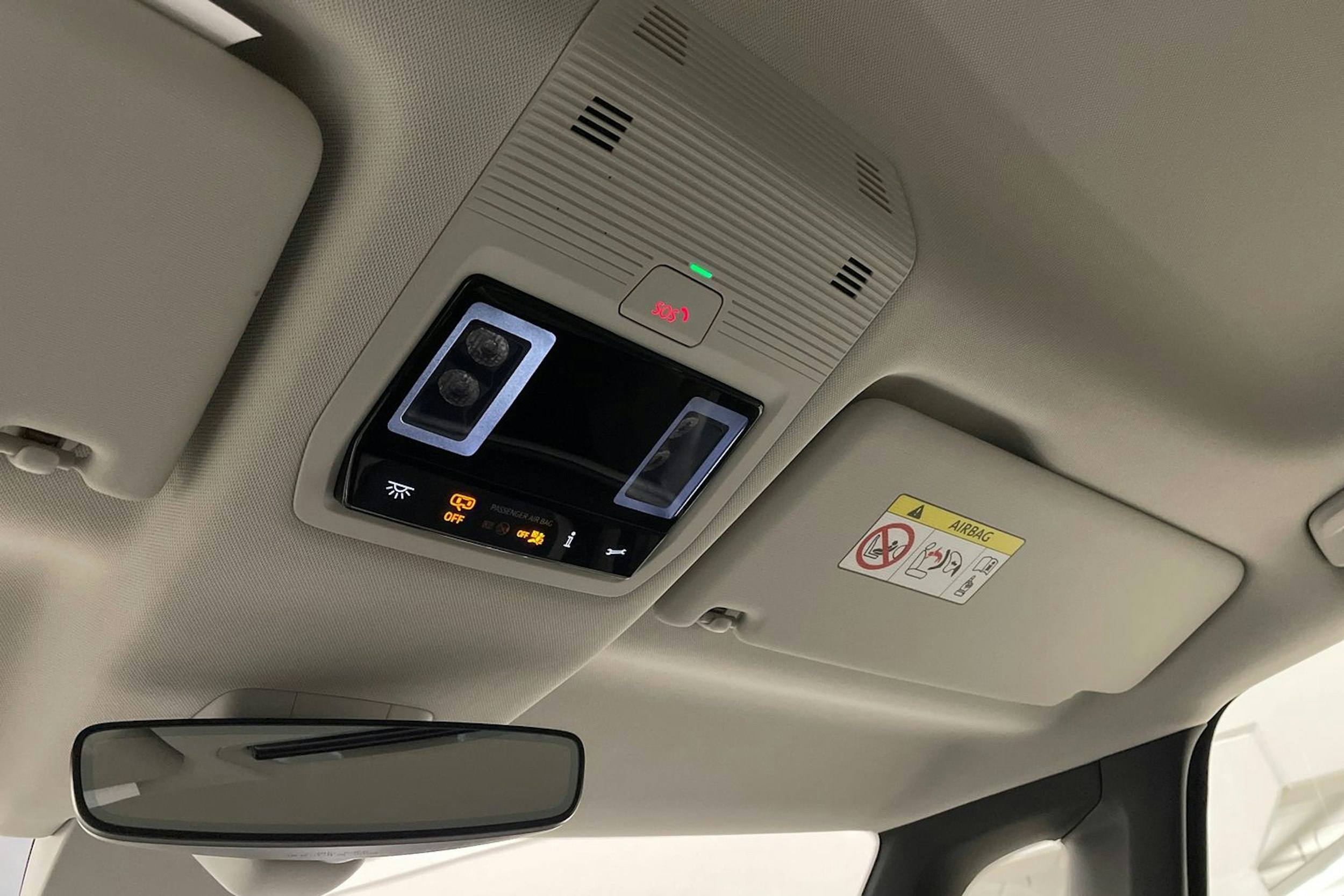 valkoinen Volkswagen ID. Buzz 2022 kuva 32.