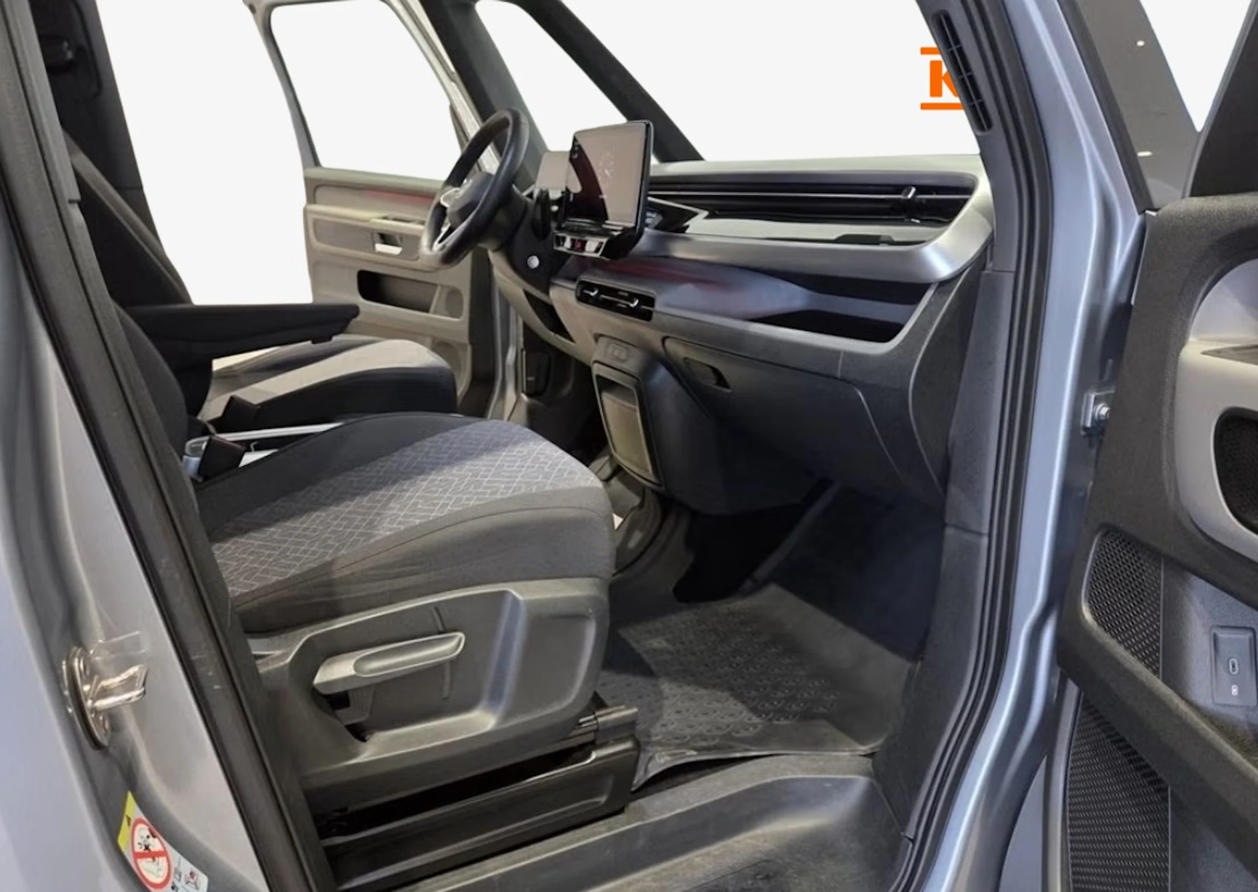 harmaa Volkswagen ID. Buzz 2023 kuva 5.