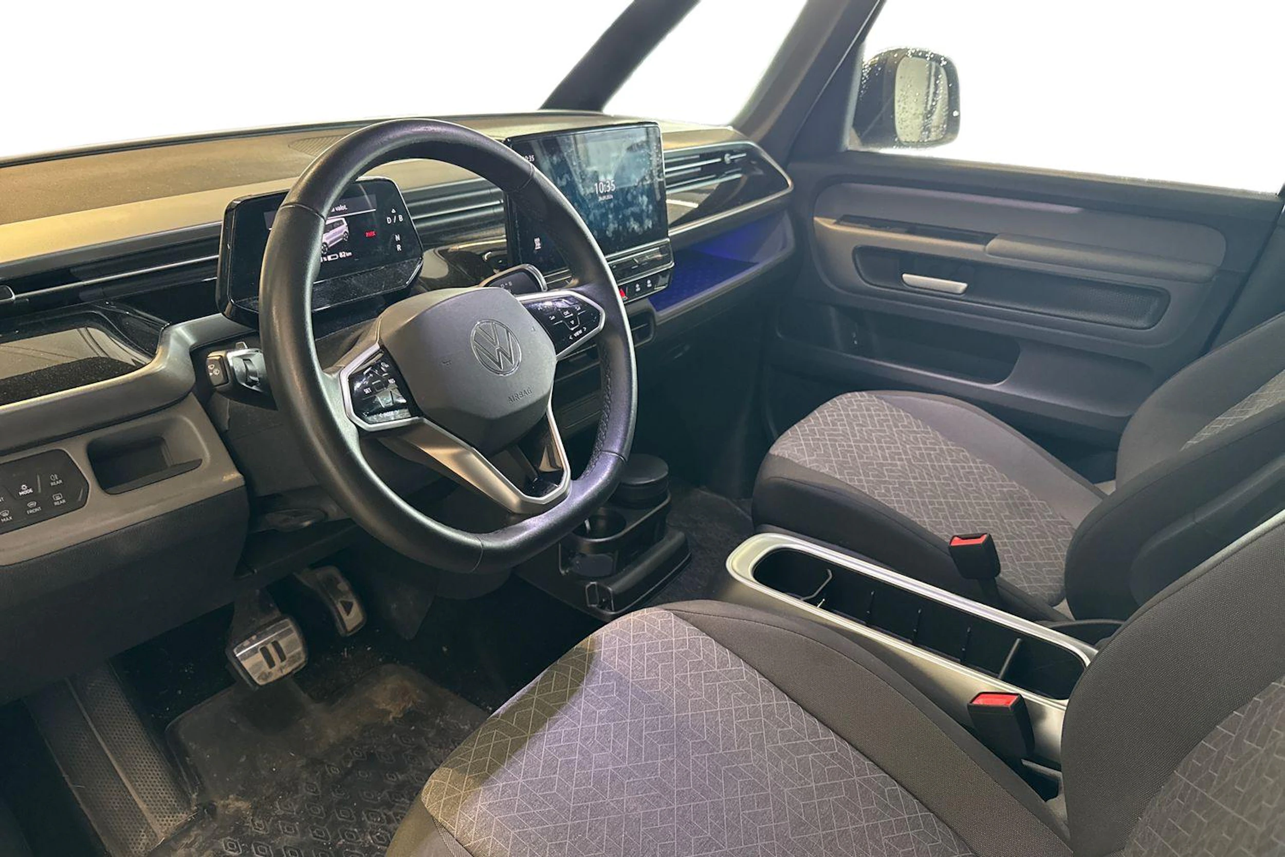musta Volkswagen ID. Buzz 2023 kuva 3.