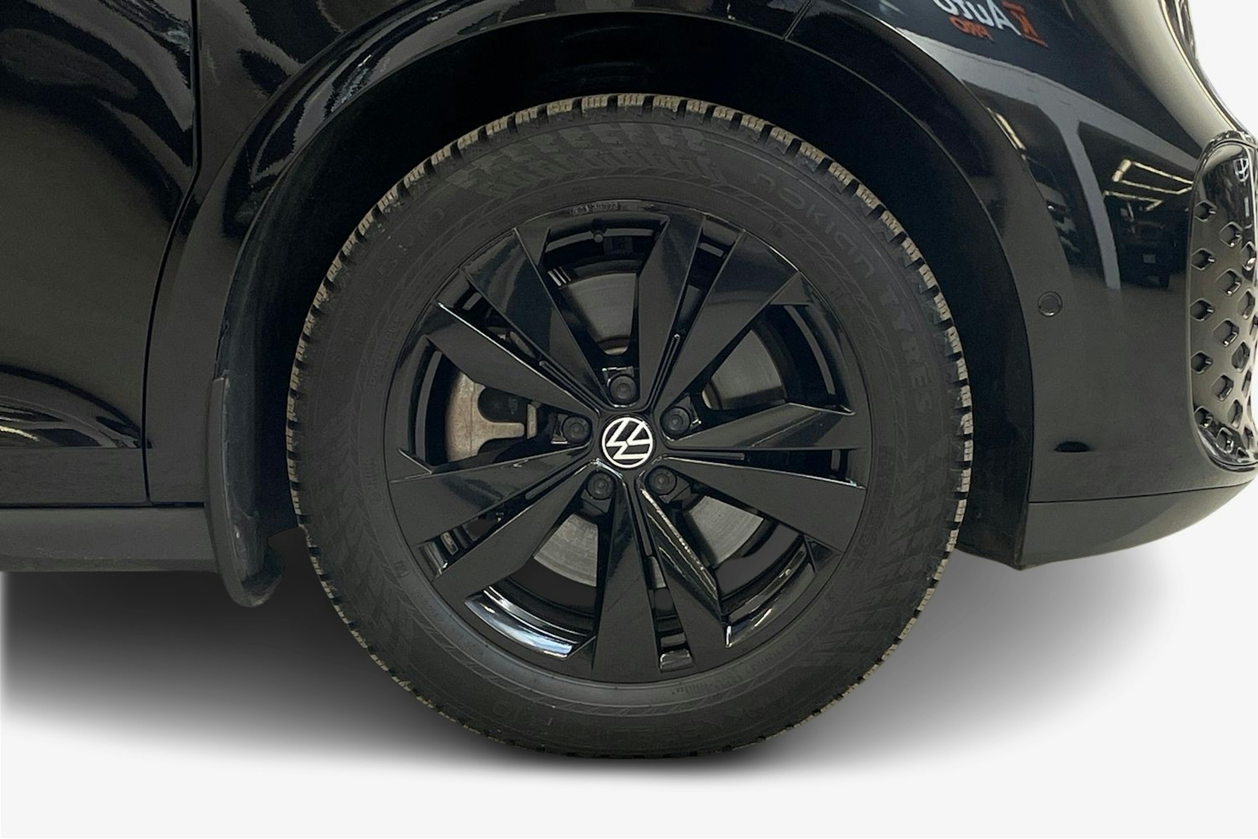 musta Volkswagen ID. Buzz 2023 kuva 12.