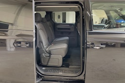 musta Volkswagen ID. Buzz 2023 kuva 13.