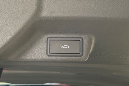 musta Volkswagen ID. Buzz 2023 kuva 18.