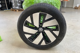 musta Volkswagen ID. Buzz 2023 kuva 19.