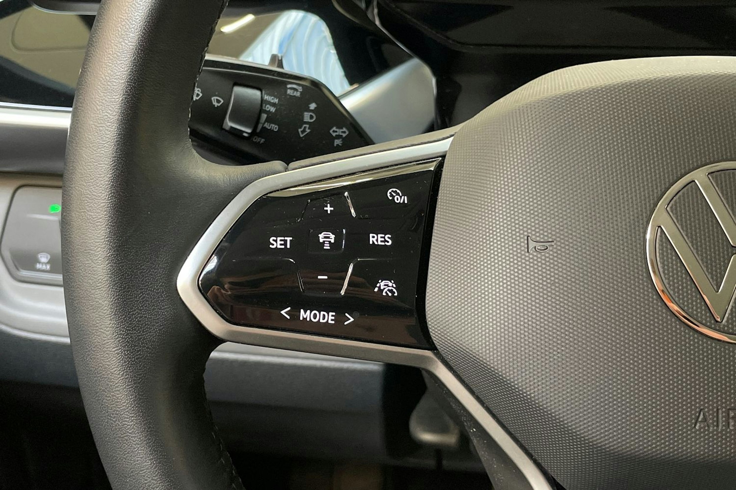 musta Volkswagen ID. Buzz 2023 kuva 22.