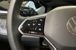 musta Volkswagen ID. Buzz 2023 kuva 22.