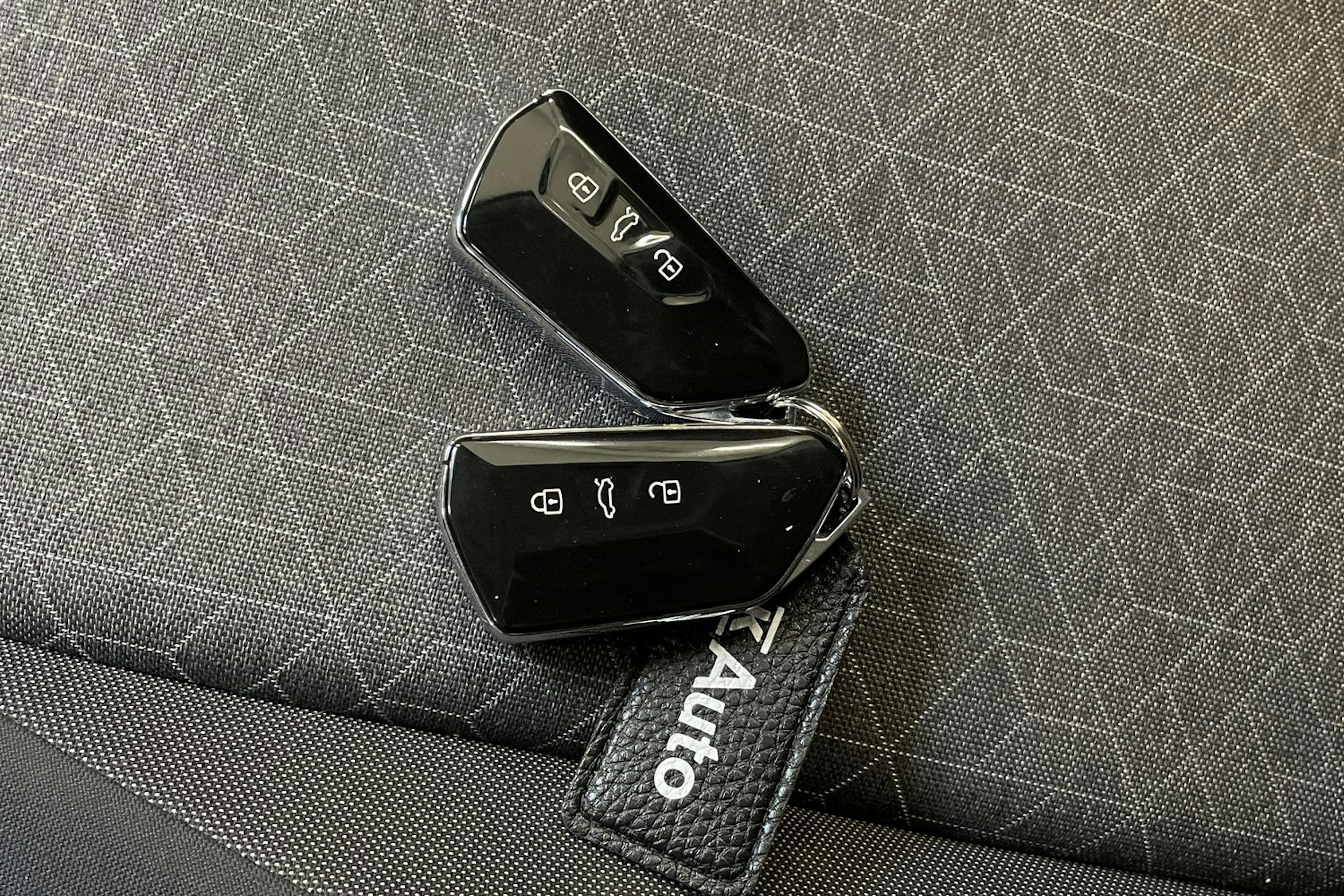 musta Volkswagen ID. Buzz 2023 kuva 32.