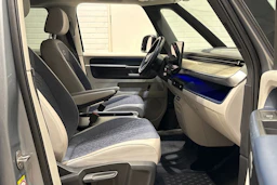 harmaa Volkswagen ID. Buzz 2023 kuva 13.