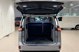harmaa Volkswagen ID. Buzz 2023 kuva 17.