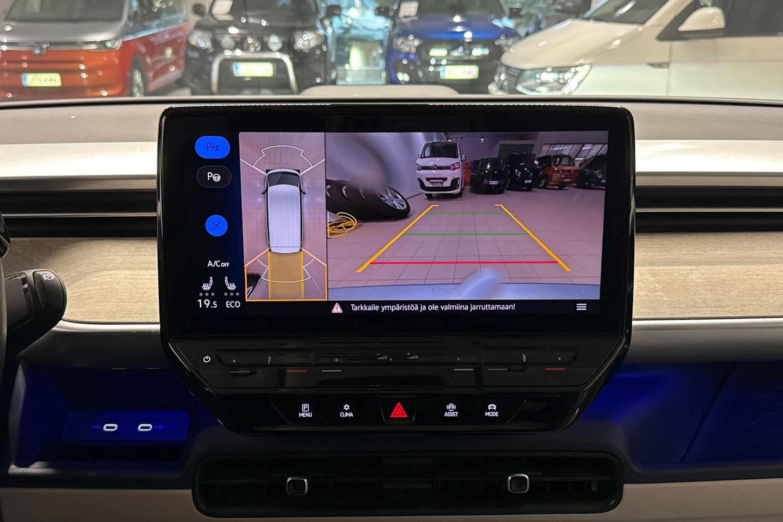 harmaa Volkswagen ID. Buzz 2023 kuva 21.