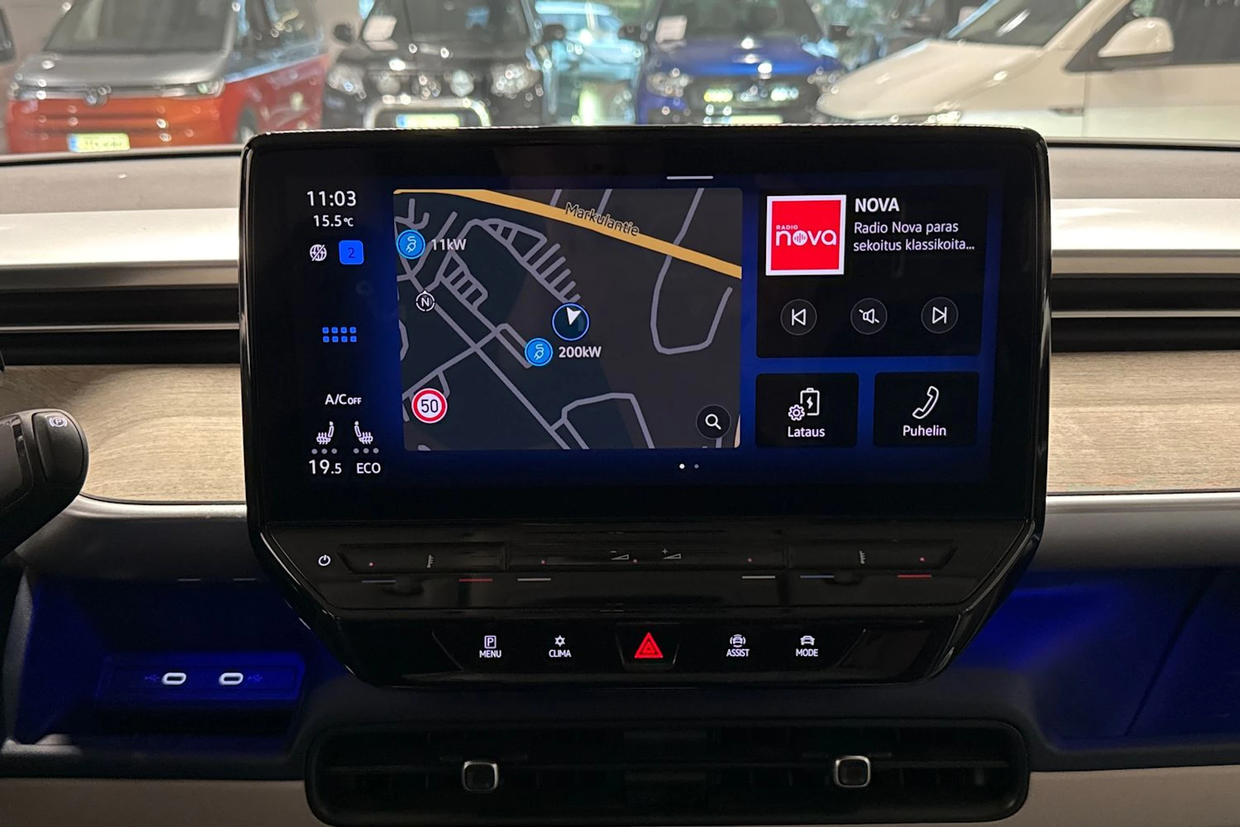 harmaa Volkswagen ID. Buzz 2023 kuva 22.