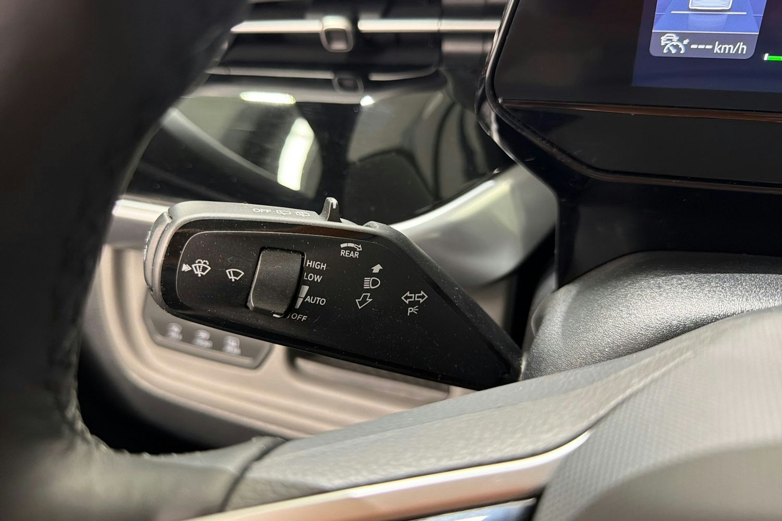 hopea Volkswagen ID. Buzz 2023 kuva 18.