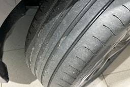 musta Volkswagen ID. Buzz 2023 kuva 13.