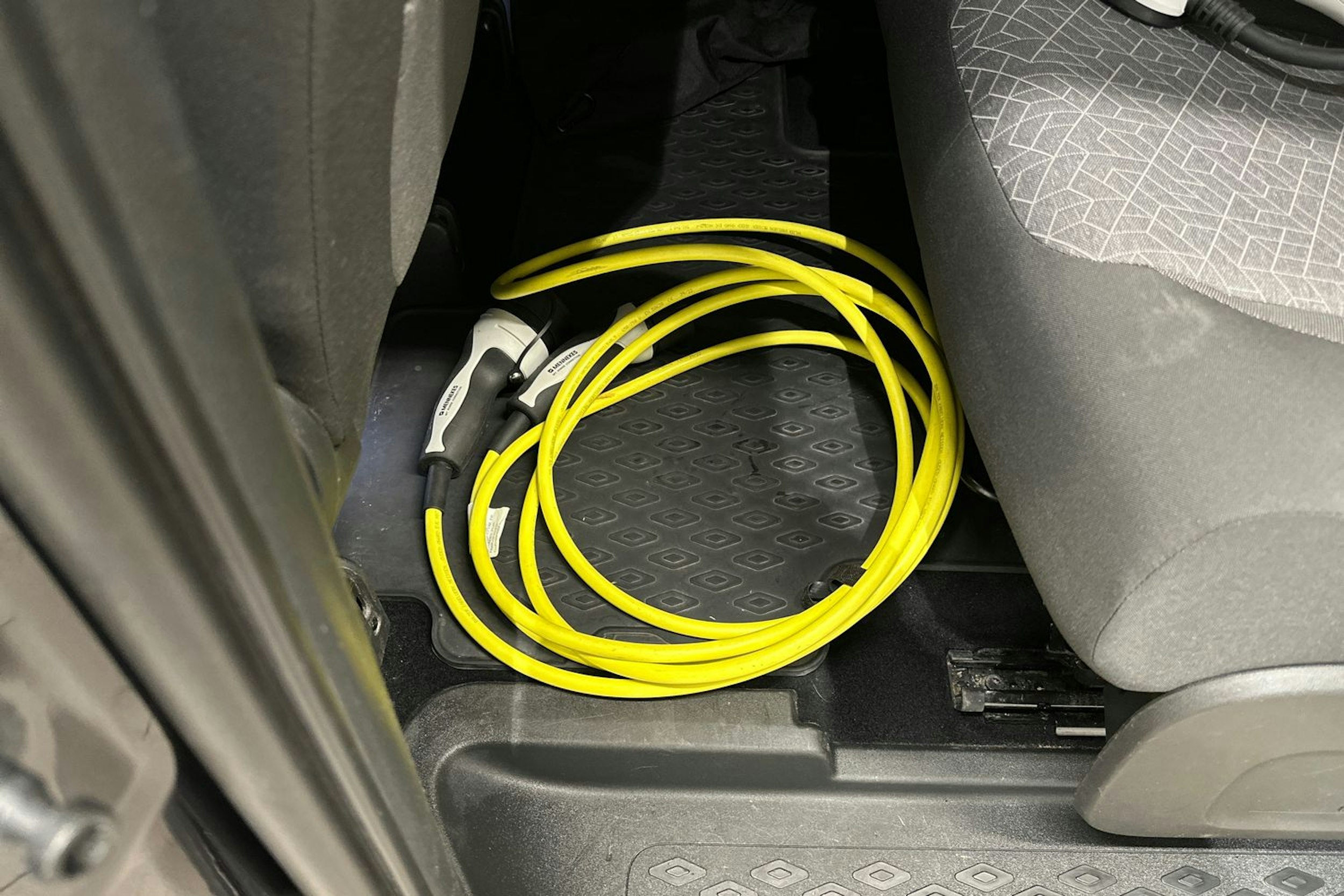 musta Volkswagen ID. Buzz 2023 kuva 16.