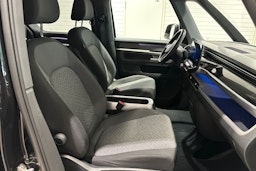 musta Volkswagen ID. Buzz 2023 kuva 28.