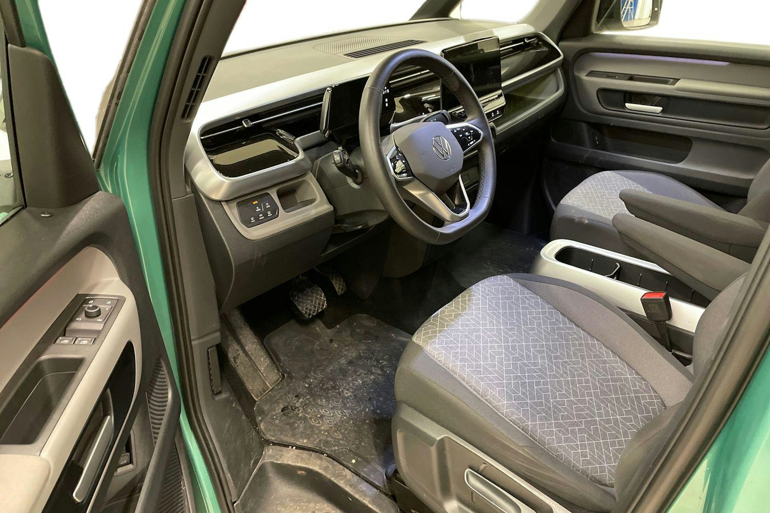 valkoinen Volkswagen ID. Buzz 2023 kuva 3.