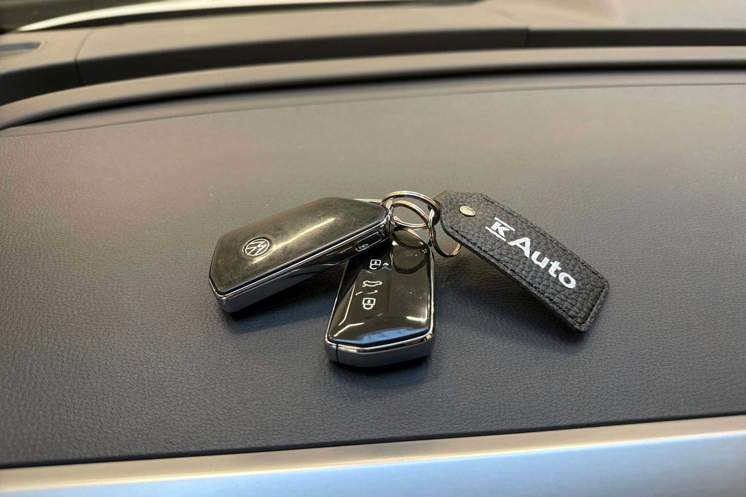 valkoinen Volkswagen ID. Buzz 2023 kuva 26.