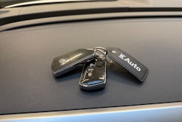 valkoinen Volkswagen ID. Buzz 2023 kuva 26.